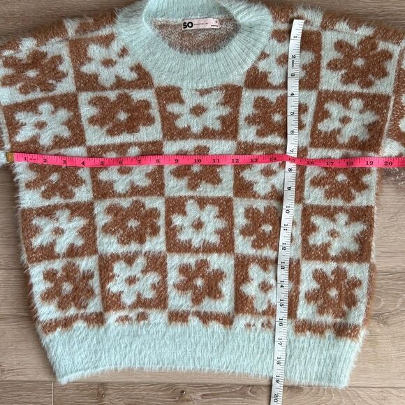 Women's SO Good For Life Preppy Crew Blue Brown Fuzzy Floral Sweater size Small - Picture 9 of 9